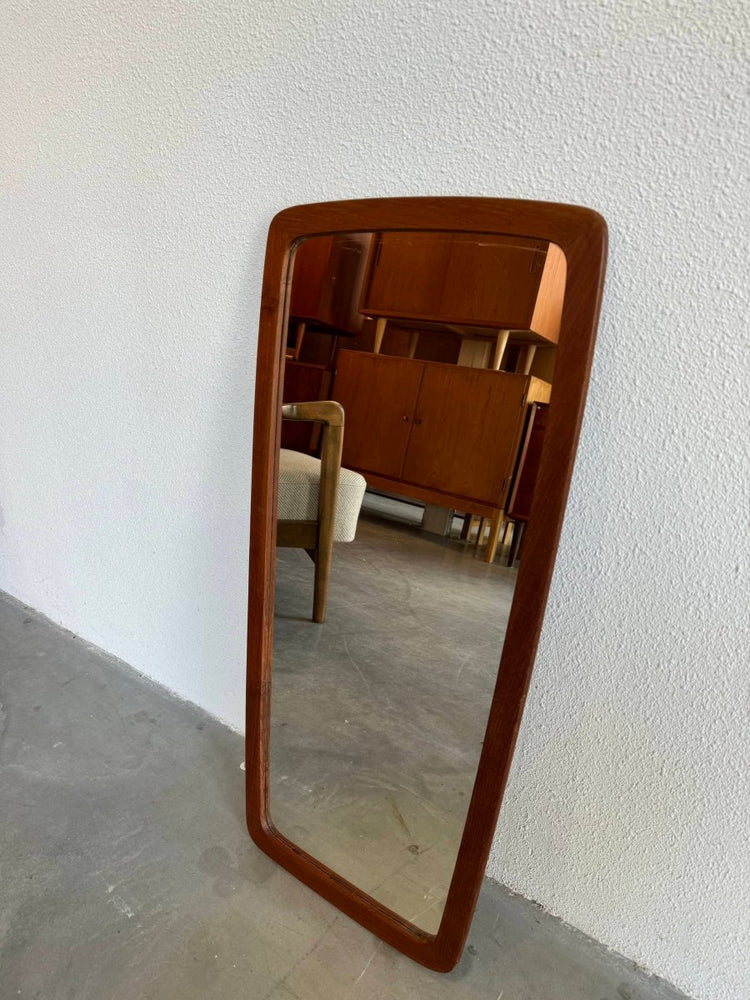 
                  
                    Vintage spiegel teak taps - LOUI.STORE
                  
                