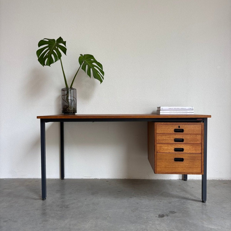 Vintage stalen bureau met teak ladeblok - LOUI.STORE