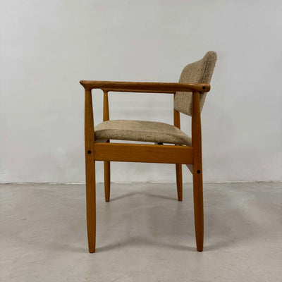 
                  
                    Vintage stoel eiken Jorgensen - LOUI.STORE
                  
                