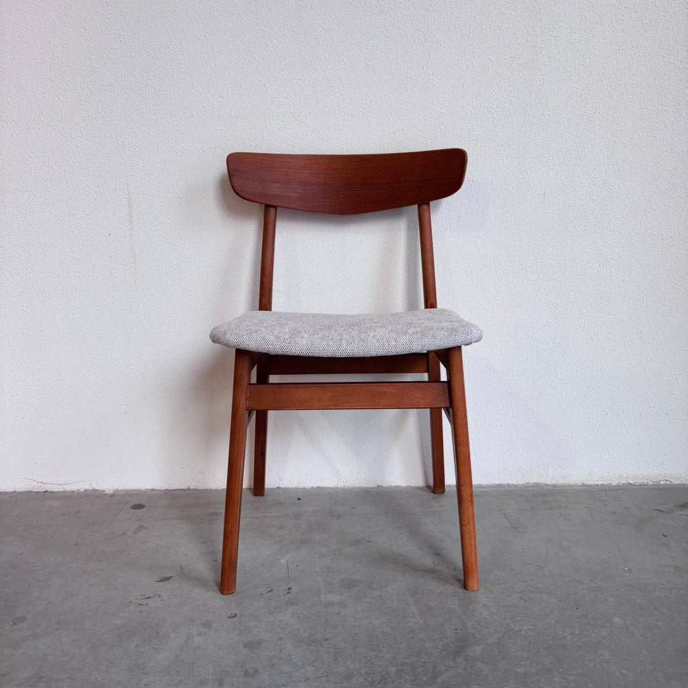 
                  
                    Vintage stoel Findahl teak - LOUI.STORE
                  
                