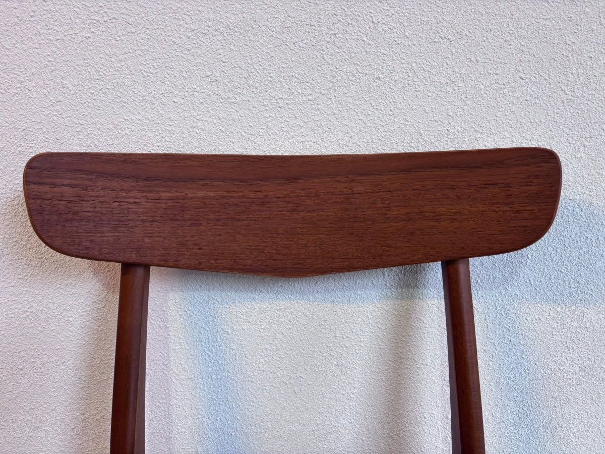 
                  
                    Vintage stoelen Findahl zwart skai - LOUI.STORE
                  
                