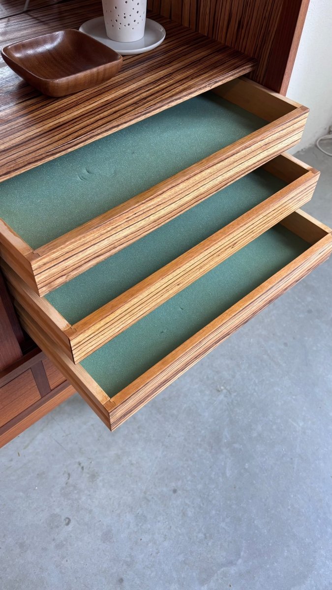 
                  
                    Vintage strak highboard teak - LOUI.STORE
                  
                