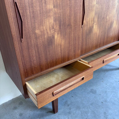 
                  
                    Vintage strak highboard teak - LOUI.STORE
                  
                
