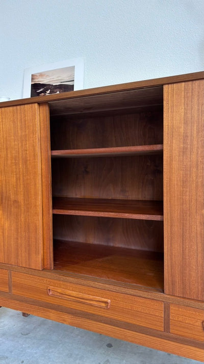 
                  
                    Vintage strak highboard teak - LOUI.STORE
                  
                