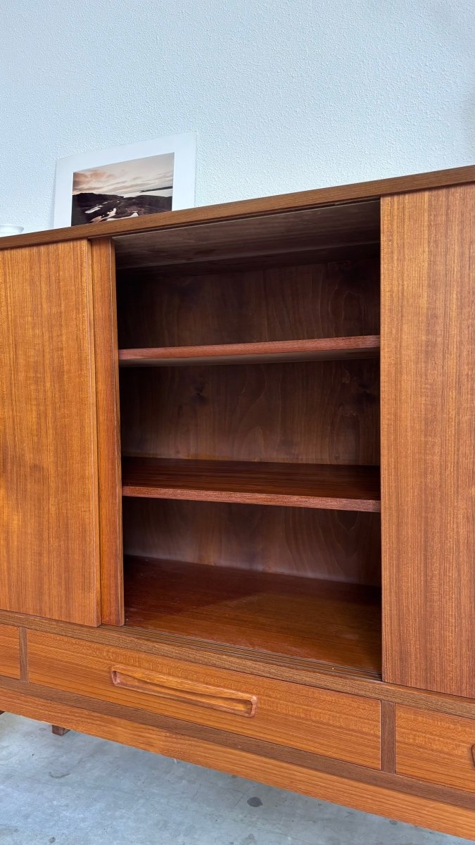 
                  
                    Vintage strak highboard teak - LOUI.STORE
                  
                