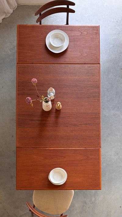 
                  
                    Vintage tafel teak vierkant uitschuifbaar - LOUI
                  
                