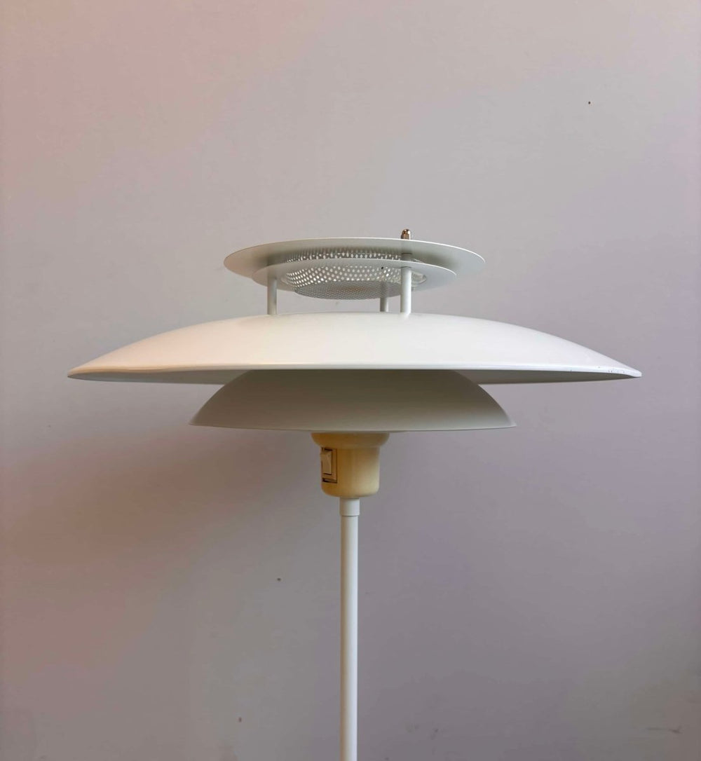 
                  
                    Vintage tafellamp schalen - LOUI.STORE
                  
                