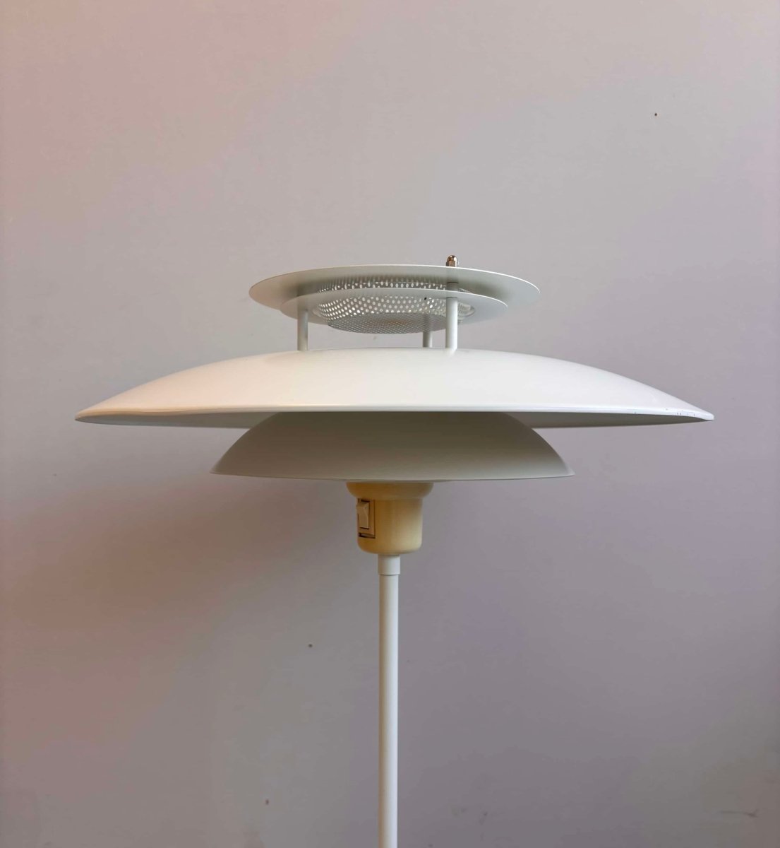 
                  
                    Vintage tafellamp schalen - LOUI.STORE
                  
                