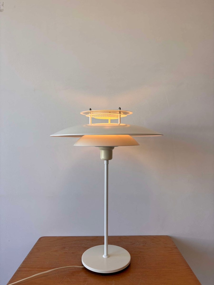 
                  
                    Vintage tafellamp schalen - LOUI.STORE
                  
                