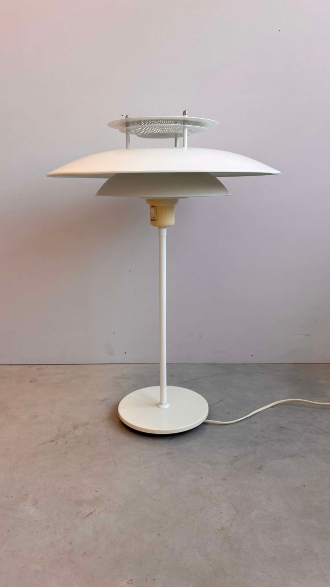 
                  
                    Vintage tafellamp schalen - LOUI.STORE
                  
                