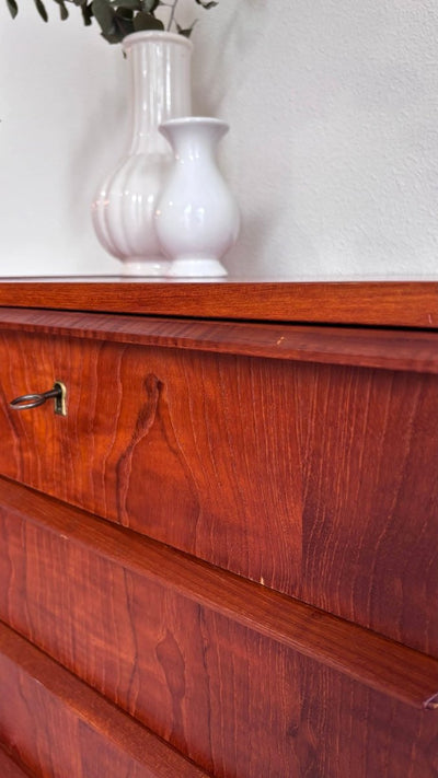 
                  
                    Vintage tallboy ladekast 8 lange greep - LOUI.STORE
                  
                