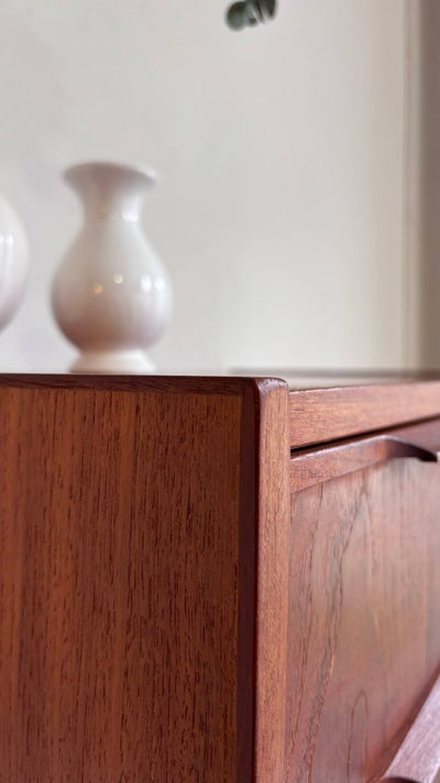 
                  
                    Vintage tallboy ladekast 8 lange greep - LOUI.STORE
                  
                