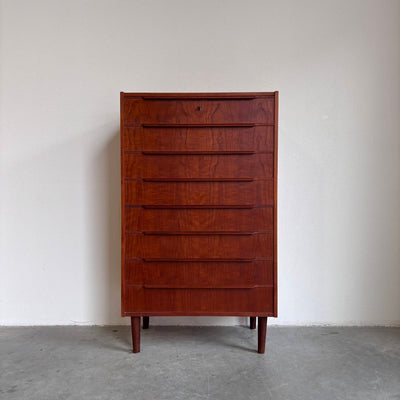 
                  
                    Vintage tallboy ladekast 8 lange greep - LOUI.STORE
                  
                