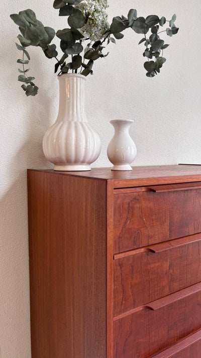 
                  
                    Vintage tallboy ladekast 8 lange greep - LOUI.STORE
                  
                