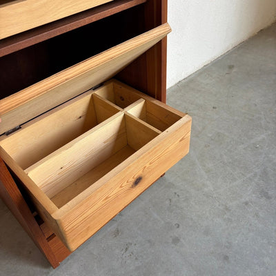 
                  
                    Vintage tambour kast teak 134cm hoog - LOUI.STORE
                  
                