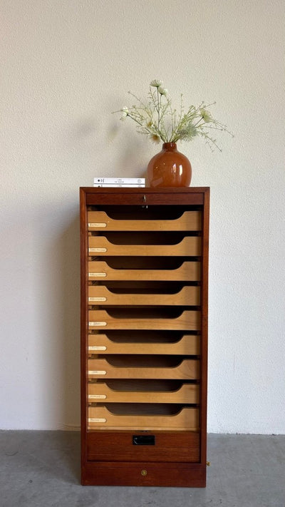 
                  
                    Vintage tambour kast teak - LOUI.STORE
                  
                
