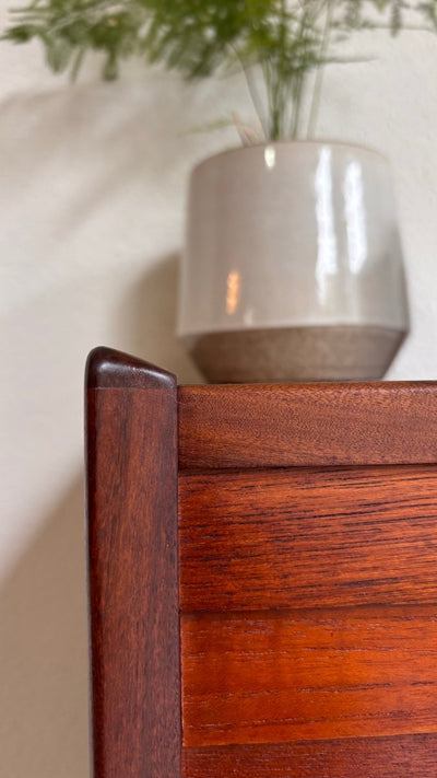 
                  
                    Vintage tambour kast teak - LOUI.STORE
                  
                