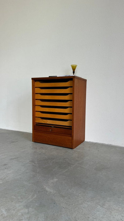 
                  
                    Vintage tambour kastje teak - LOUI.STORE
                  
                