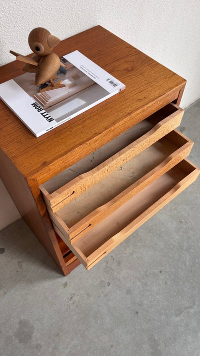 
                  
                    Vintage tambour kastje teak - LOUI.STORE
                  
                