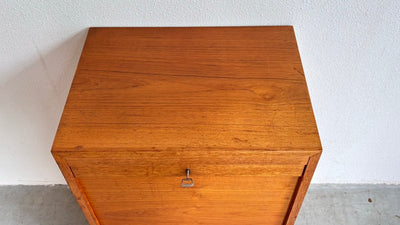
                  
                    Vintage tambour kastje teak - LOUI.STORE
                  
                