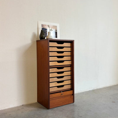 
                  
                    Vintage tambourkast teak hoog - LOUI.STORE
                  
                