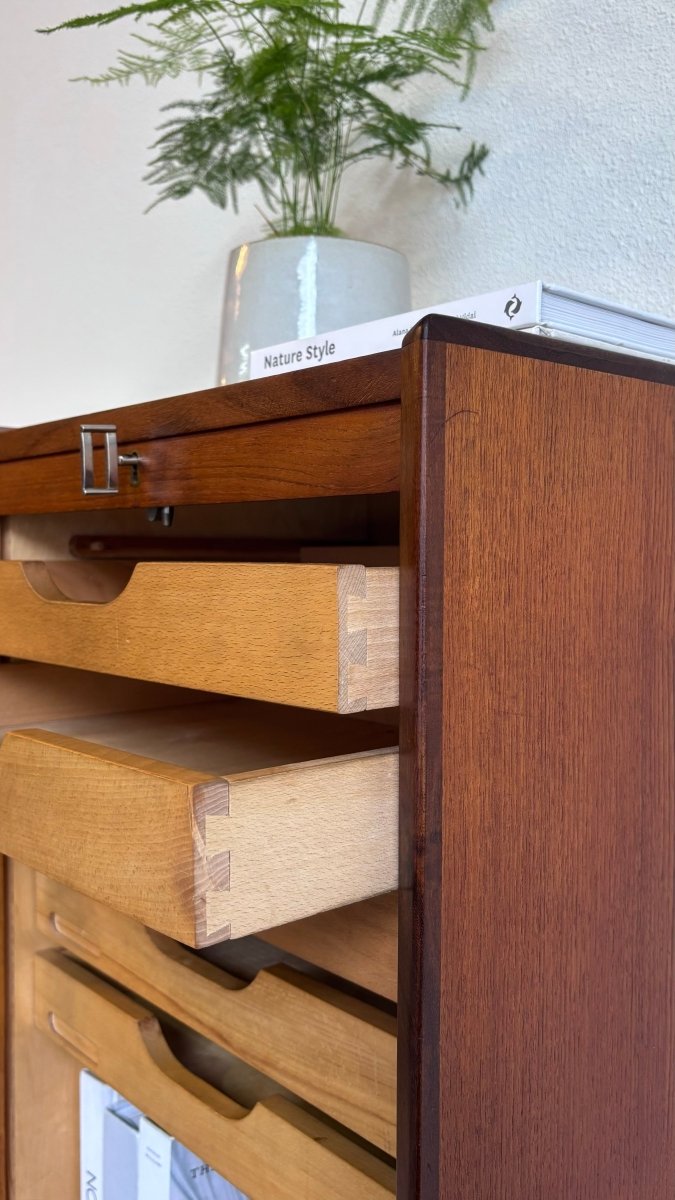 
                  
                    Vintage tambourkast teak - LOUI.STORE
                  
                