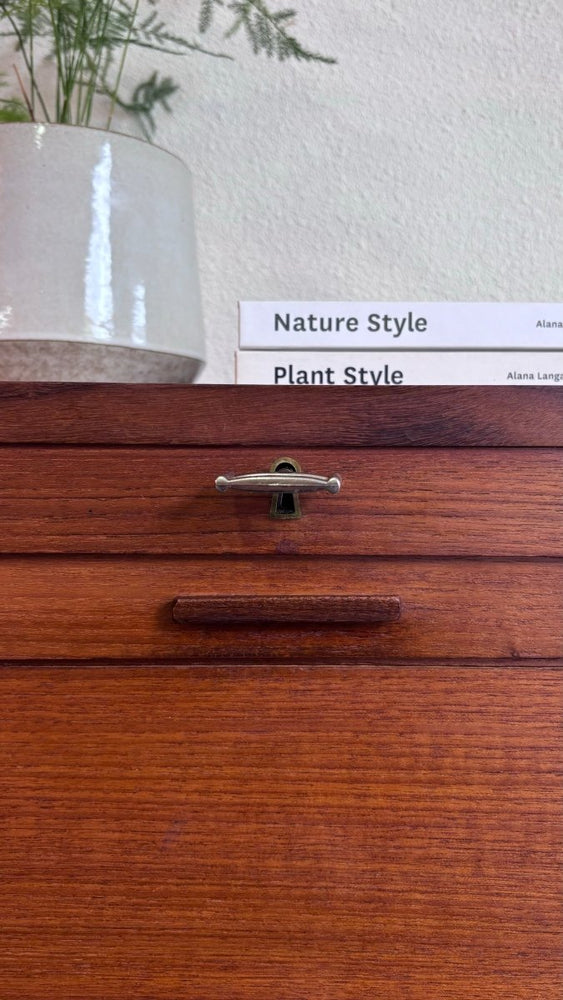 
                  
                    Vintage tambourkast teak - LOUI.STORE
                  
                