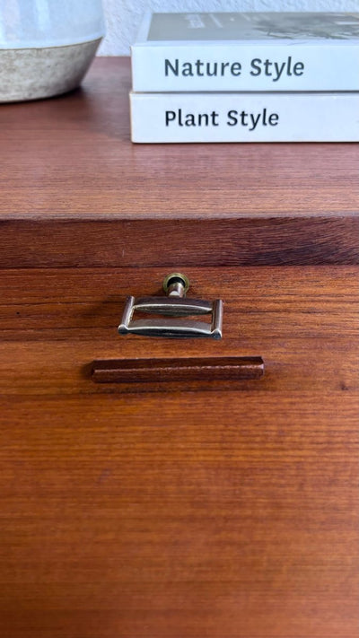 
                  
                    Vintage tambourkast teak - LOUI.STORE
                  
                