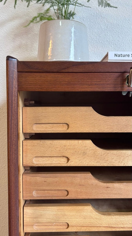 
                  
                    Vintage tambourkast teak - LOUI.STORE
                  
                