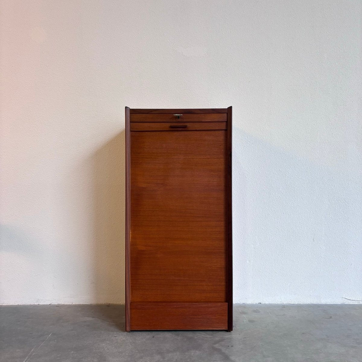 
                  
                    Vintage tambourkast teak - LOUI.STORE
                  
                