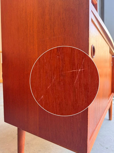 
                  
                    Vintage teak boekenkast Johannes Sorth-Nexø Møbelfabrik - LOUI
                  
                
