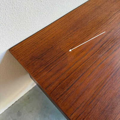 
                  
                    Vintage teak bureau met 7 lades - LOUI
                  
                
