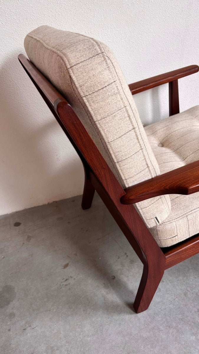 
                  
                    Vintage teak fauteuil beige - LOUI.STORE
                  
                