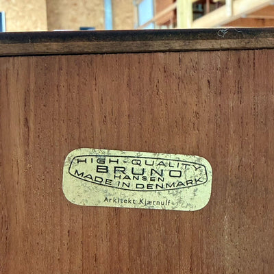 
                  
                    Vintage teak highboard Kjærnulf schuifdeuren - LOUI
                  
                
