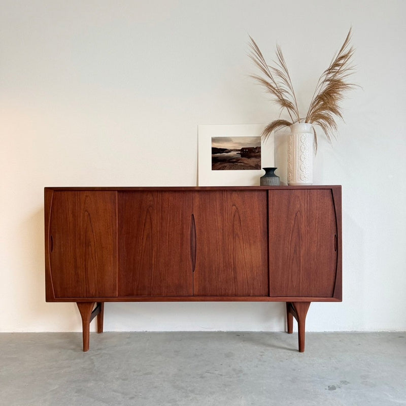 Vintage teak highboard Kjærnulf schuifdeuren - LOUI