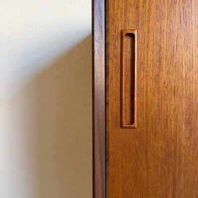
                  
                    Vintage teak highboard lades en bargedeelte - LOUI
                  
                