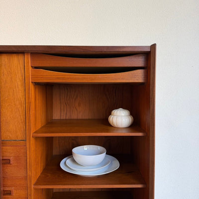 
                  
                    Vintage teak highboard lades en bargedeelte - LOUI
                  
                