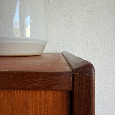
                  
                    Vintage teak highboard lades en bargedeelte - LOUI
                  
                