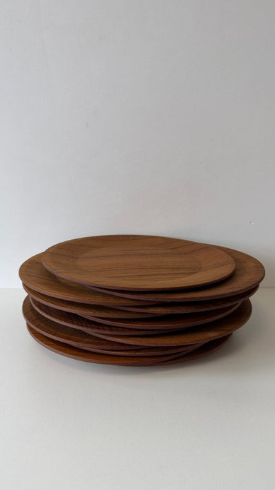 
                  
                    Vintage teak houten borden - LOUI
                  
                