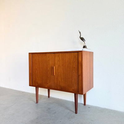 
                  
                    Vintage teak Kai Kristiansen sideboard met tambourdeuren - LOUI
                  
                