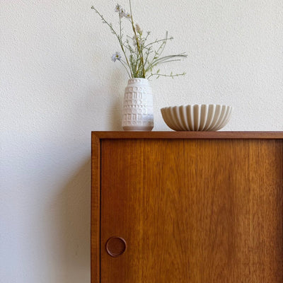 
                  
                    Vintage teak Kai Kristiansen sideboard schuifdeurtjes - LOUI
                  
                