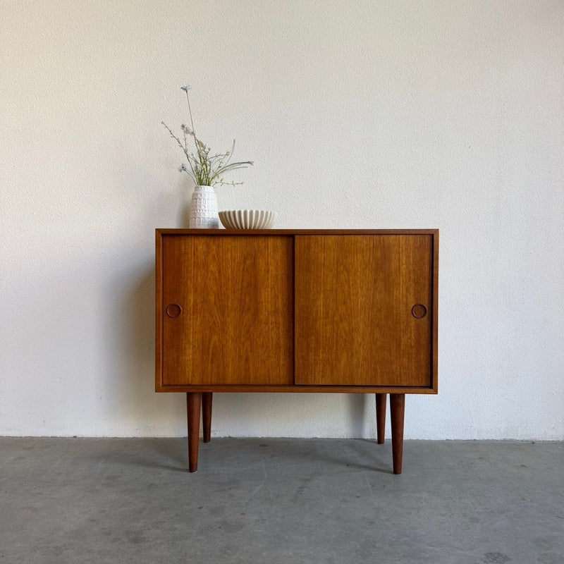 Vintage teak Kai Kristiansen sideboard schuifdeurtjes - LOUI