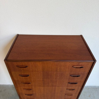 
                  
                    Vintage teak ladekast 7* - LOUI
                  
                