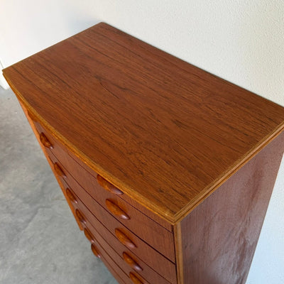 
                  
                    Vintage teak ladekast 8* ronde voorkant - LOUI
                  
                