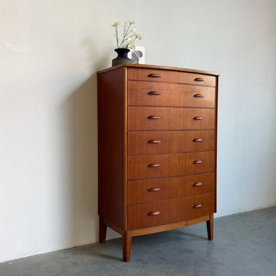 
                  
                    Vintage teak ladekast 8* ronde voorkant - LOUI
                  
                
