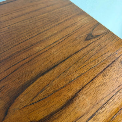 
                  
                    Vintage teak ladekast ronde voorkant - LOUI
                  
                