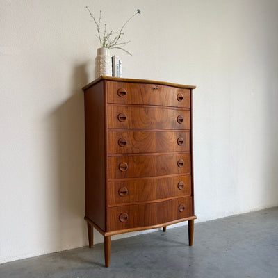 
                  
                    Vintage teak ladekast ronde voorkant - LOUI
                  
                