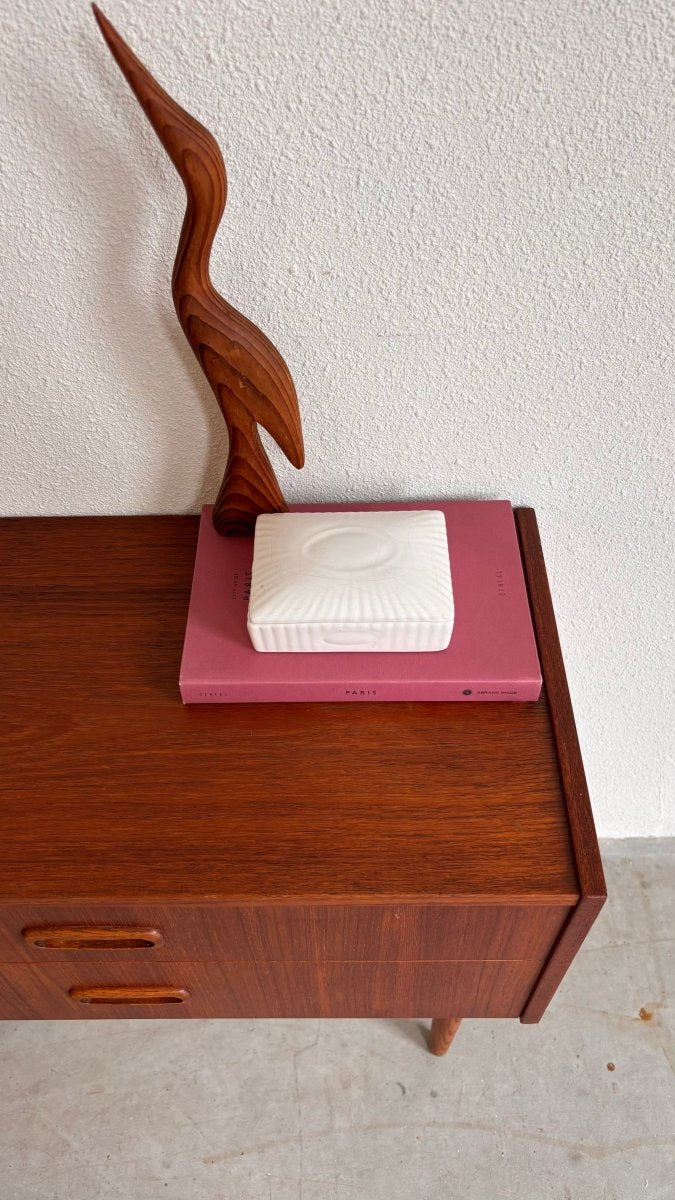 
                  
                    Vintage teak ladekastje klein - LOUI.STORE
                  
                