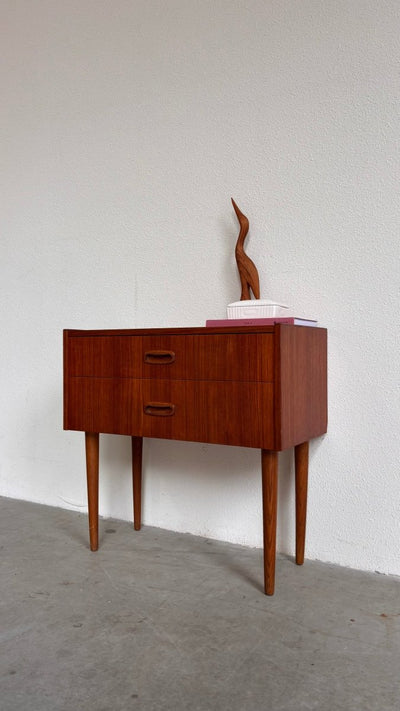 
                  
                    Vintage teak ladekastje klein - LOUI.STORE
                  
                