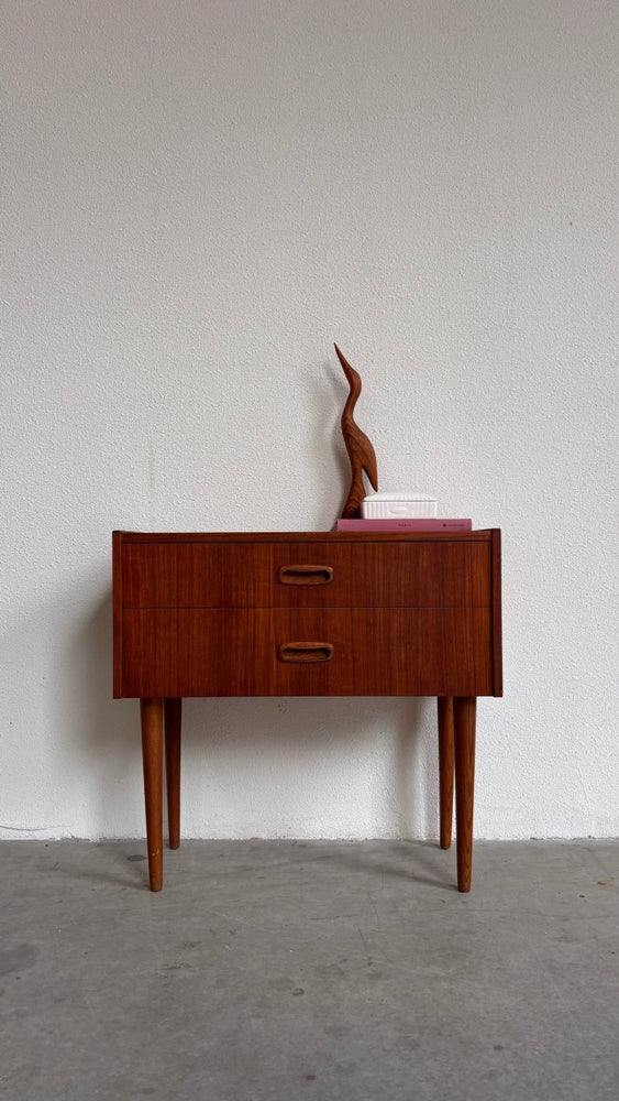 
                  
                    Vintage teak ladekastje klein - LOUI.STORE
                  
                